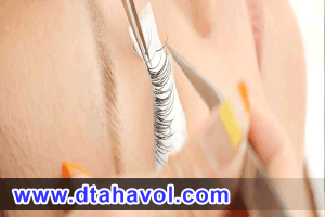 نگهداری از اکستنشن مژه
