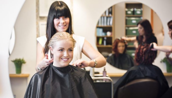 برخورد حرفه ای با مشتری در ارایشگاه